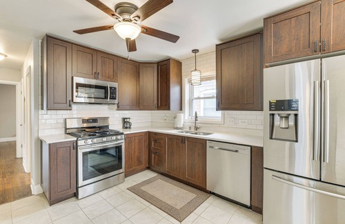 West Pullman Maison | Chicago Vacation Rental, 19 Mi to Downtown Area!