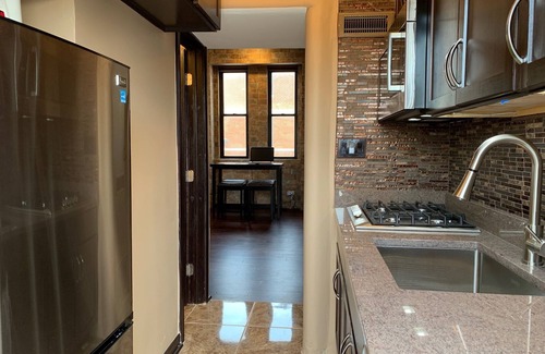 Old Town Triangle Copropriété | Chicago’s BEST location… Lincoln Park, Lake Michigan, Wrigley Field, and more!