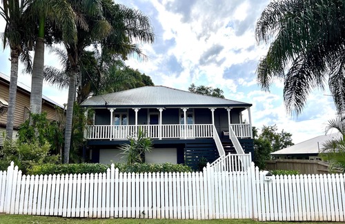 Childers Maison | Childers charmer - with aircon, WIFI and modern luxuries