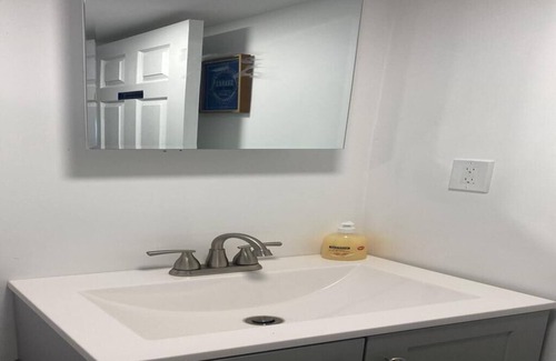 Newark Appartement | Chill and Recharge: Cozy Room F