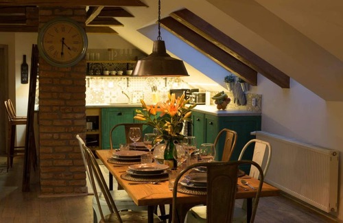 Prague 1 Appartement | Détendez-vous dans le fauteuil suspendu dans un loft Boho-Chic - 6 personnes