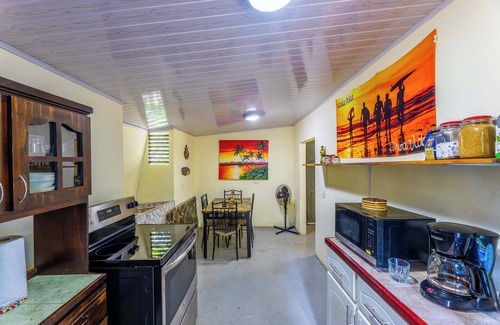 Esterillos Oeste Maison | Chill Surf Getaway, 1 Min Walk to the Beach