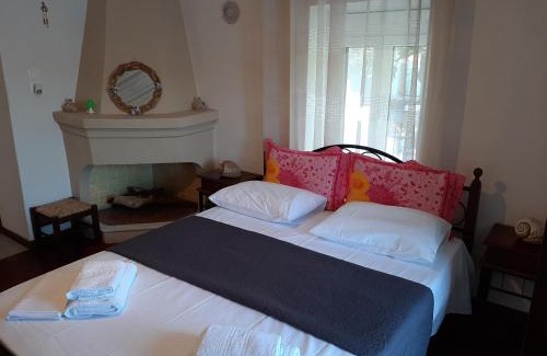 Pella Region Maison | Chiona΄s Apartments by the Sea