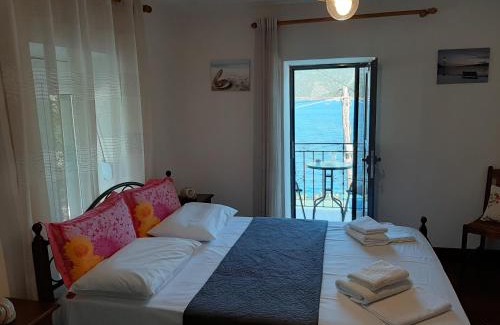 Pella Region Maison | Chiona΄s Apartments by the Sea