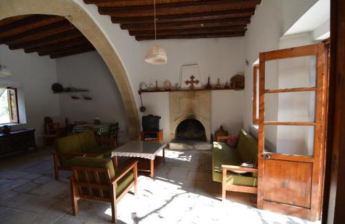 Pano Akourdalia Maison | Chloe's House