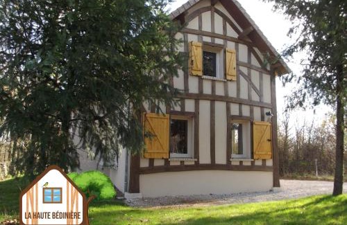 Crouy-sur-Cosson Maison | Choisissez votre hébergement, l'insolite Cul de Loup ou la traditionnelle Bédinière à 5 minutes de Chambord