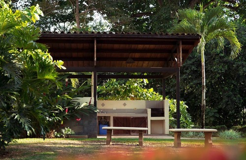 Barrio Santa Lucia Copropriété | Christmas at the a beach cozy cove. Amazing three bedroom family condo.