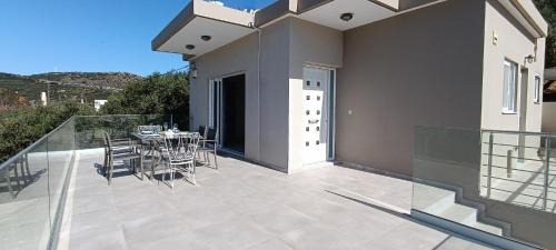 Kotsiana Maison | Christos