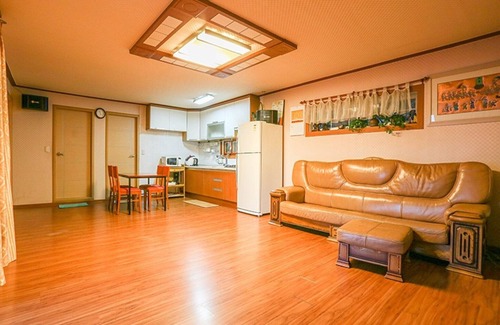 Chungju Maison | Chungju Hosuwiui Haru Pension