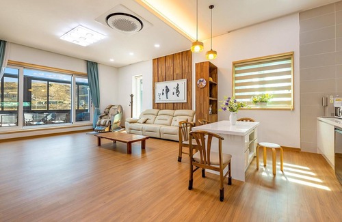Oesil Maison | Chungnam Cheong-yang Ekohillinghauseu