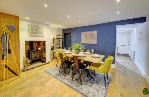 Warwick Town Centre Maison | Church Bells House by Spa Town Property - 3 Bedroom Georgian Townhouse in Central Warwick