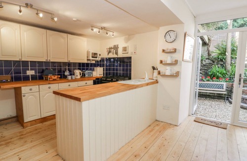 Bangor Cottage | CHWECH, les animaux domestiques, avec feu ouvert à Menai Bridge, Ref 982548