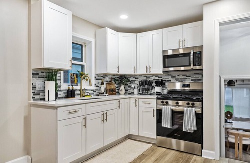 Cicero Maison | Cicero’s 3-BR Urban Oasis
