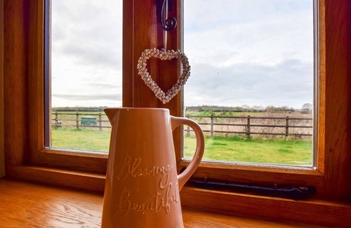 Bidford-on-Avon Cottage | Cider House at Oosland Barns - sleeps 4 guests in 2 bedrooms
