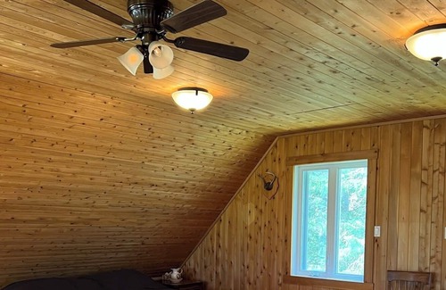 Chartierville Chalet De Ski | Ciel Étoilé, lac Prive Pour Baignade, 103 Acres, Motoneige, Ski, Vélo, Randonnée