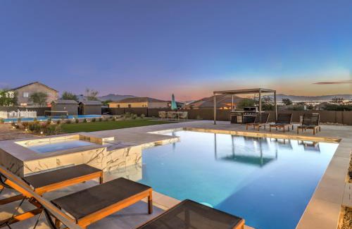 Foothills Maison | CIELO Modern Pool Oasis, Pickleball, Dog Friendly