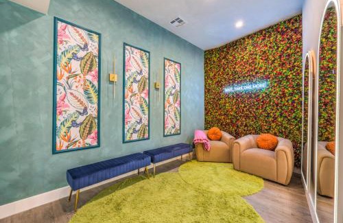 Foothills Maison | CIELO Modern Pool Oasis, Pickleball, Dog Friendly