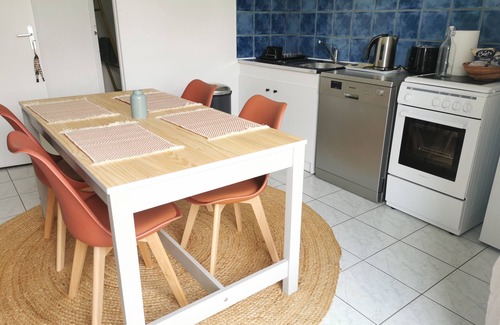 Chaille-les-Marais Appartement | Cigogne, Gite 3 personnes (1 enfant) avec Piscine chauffée, Sud Vendée Littoral