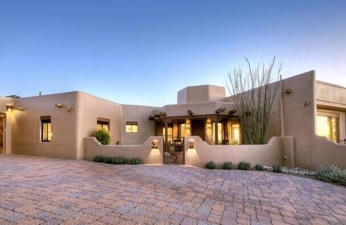 Cimarron Foothills Estates Maison | Cimarron: Spectacular city and mountain views, pool, hot tub, and more!
