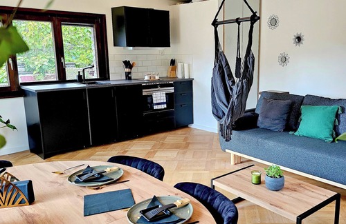 Siviriez Cottage | Cinéma Enchanté - cinéma & bain nordique