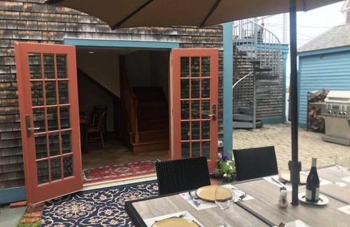Newburyport Maison | Unique maison en ville avec vue sur l'eau, patio / terrasse, à pied de tout
