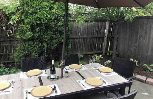 Newburyport Maison | Unique maison en ville avec vue sur l'eau, patio / terrasse, à pied de tout