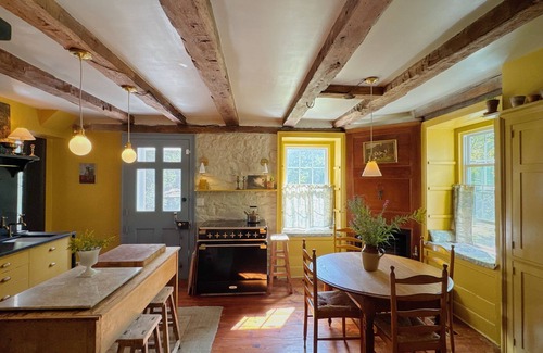 Coxsackie Maison | Circa 1781 Hudson Valley Retreat with Amenities