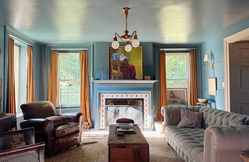 Coxsackie Maison | Circa 1781 Hudson Valley Retreat with Amenities