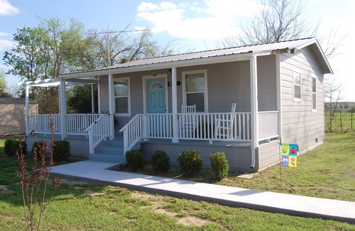 Grand Saline Cabine | Circle P Cabins - First Monday Trade Days - Maintenant avec 3 cabines sur 3 acres