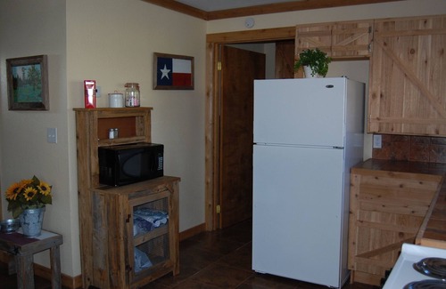 Grand Saline Cabine | Cabines Circle P - Premier lundi des journées commerciales - Maintenant avec 4 cabines sur 3 acres