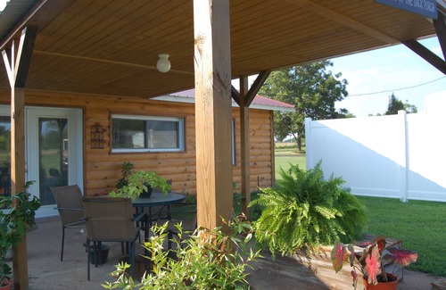 Grand Saline Cabine | Cabines Circle P - Premier lundi des journées commerciales - Maintenant avec 4 cabines sur 3 acres