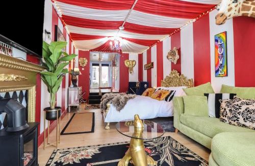 Treffynnon Maison | Circus Circus