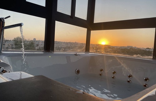 Kiryat Shmuel Appartement | Citadel of the Kings View Suite facing all of Jerusalem