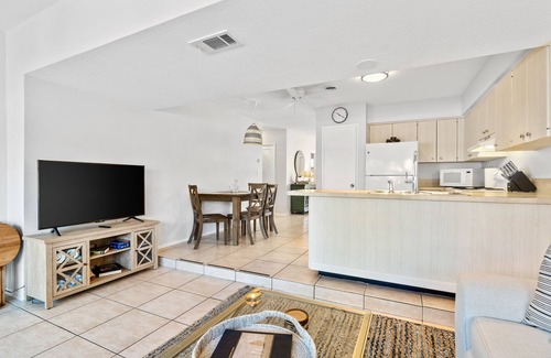 Croissant Park Maison | Citrus Isles Waterfront Home