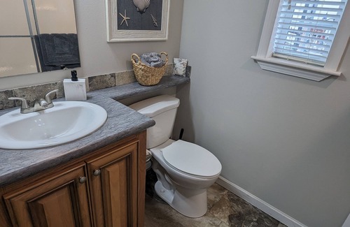 Deltona Lakes Cabine | "Citrus Lodge" 1 bedroom, Full kitchen, WiFi,Private patio & Free parking
