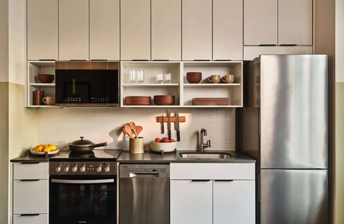 Yamacraw Village Appartement | City Access + Bike Rentals, Pool & Pet-Friendly
