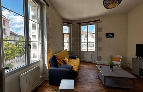 La Roche-Posay Appartement | Charmant T2 en centre-ville, 1er étage, La Roche-Posay, pour 4 pers, animaux bienvenus