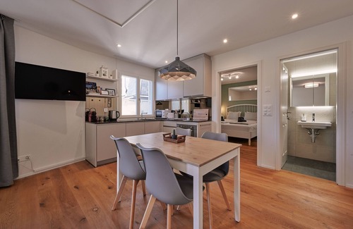 Unterseen Appartement | City Center Apartment with Mountain View, Historic Building, Old Town