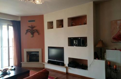 Grevena Appartement | City center apartment with mountain view