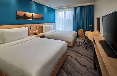 Mitte Hôtel | City Center Haven: Breakfast Included & Onsite Parking Close to Museum Island!
