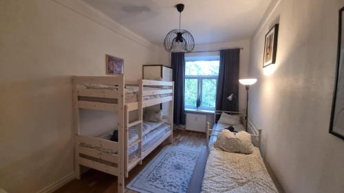 Kesklinn Appartement | City center, High ceilings, 75m2 2BR Free parking