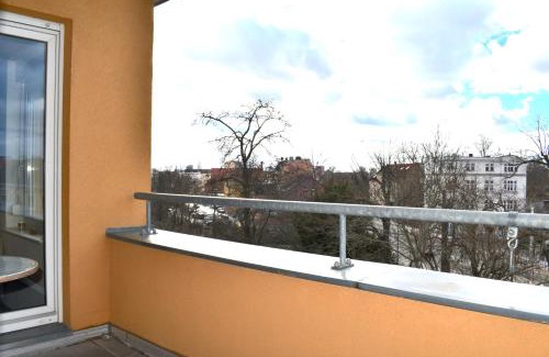 Cottbus Appartement | City-Dach-Apartment mit Loggia - Balkon - Kamin