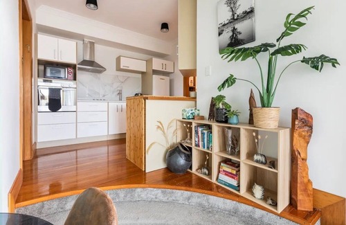 Karori Maison | City end Sanctuary Karori