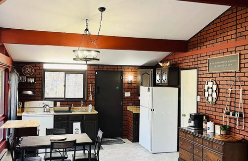 Jim Thorpe Chalet De Ski | City Escape: Cozy 2 bedroom Chalet in Jim Thorpe