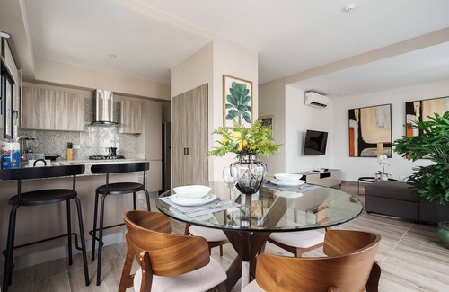 Downtown Santo Domingo Copropriété | City Getaway W/Pool in Regatta Living By YellowKey