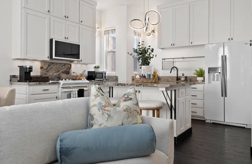 Cortez Hill Appartement | City Lights & Rooftop Nights