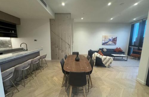 Port Melbourne Maison | City Meets Bay I Resort Style I 4-Level I Rooftop