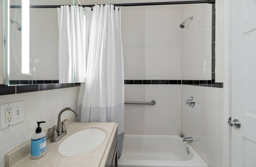 Cambridgeport Copropriété | City Oasis with Yard and easy Walk To Harvard, MIT and Train