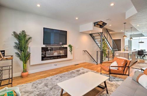 West Colfax Maison | City Skyline Views Upscale Denver Townhome