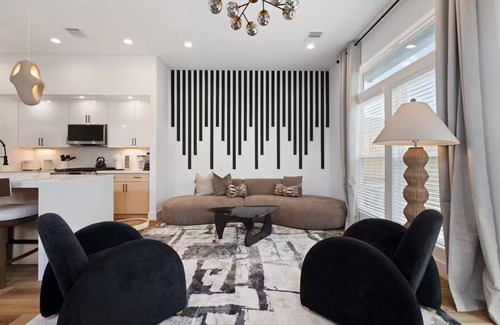 Northside Maison | City Stay Couples, Creators, and Cozy Hub in HTX
